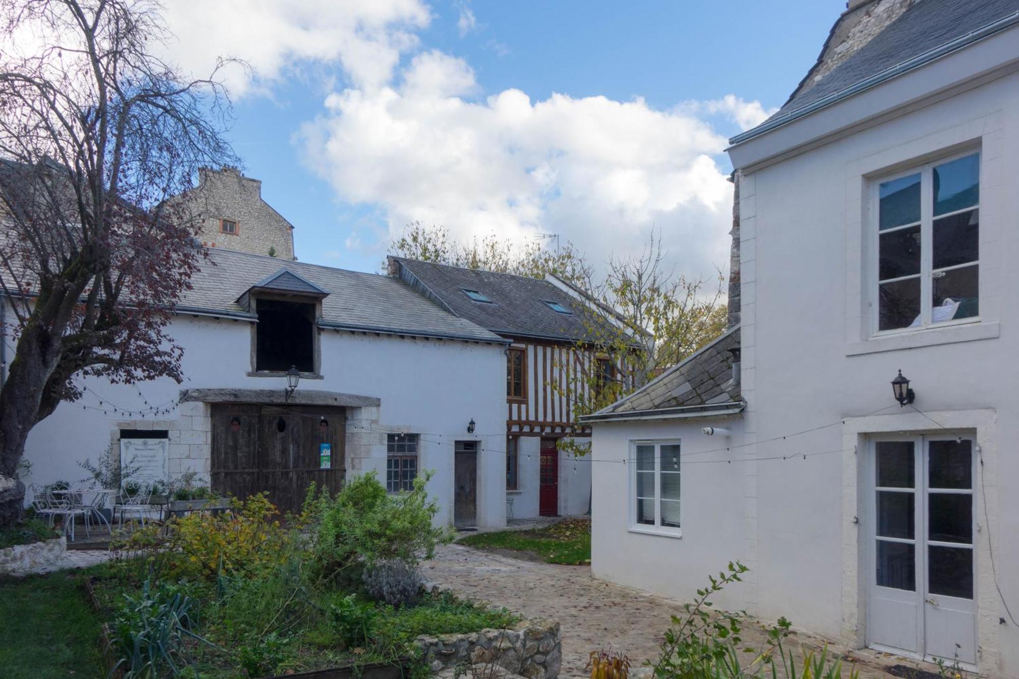 Domaine De Charme Au Coeur D'Orleans Classe 3 Etoiles - Bords De Loire - 21 Couchages Avec Parkings Prives المظهر الخارجي الصورة